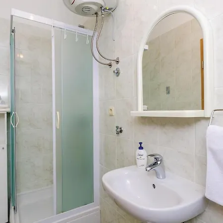 Gruda With Sea View 02 アパート *