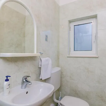 1 Bedroom Awesome In Gruda *